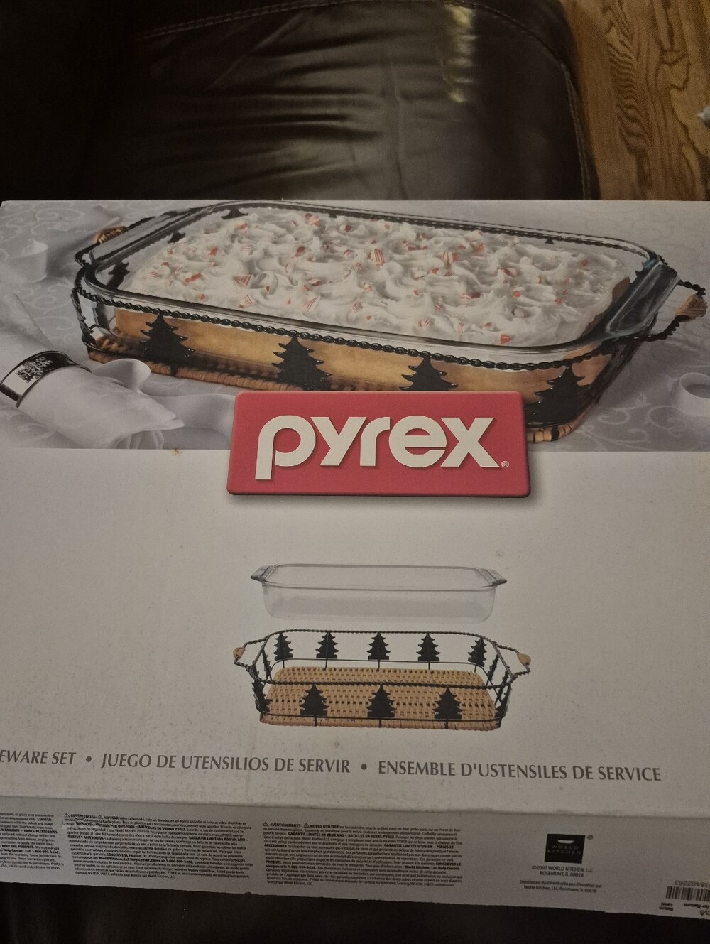 Pyrex Clear Glass Baking Dish with Black Tree-Pattern Carrier